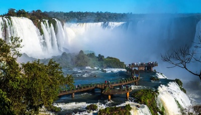 Inspiração do Aquan Foz do Iguaçu, as Cataratas são a atração favorita dos brasileiros